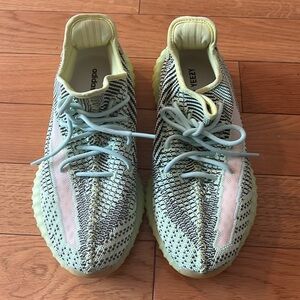 Men’s Yeezy adidas boot yeezy 350 v2 non reflective semi frozen green sneaker